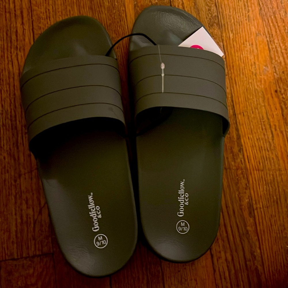 Men New Slide Shoes Brand is Goodfellow &Co Size Med 9/10